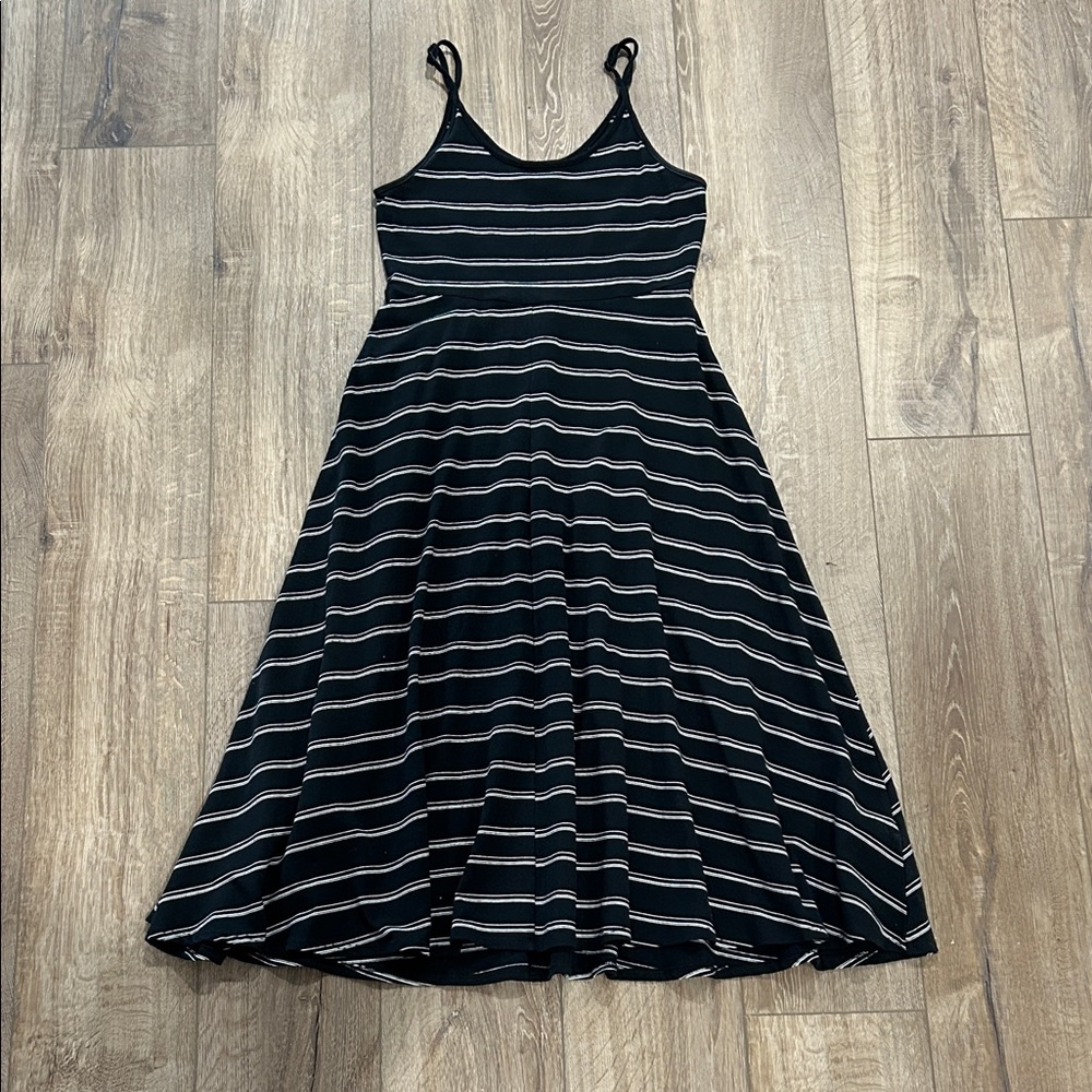 Like new - WHO WHAT WEAR Black & White Striped Dress